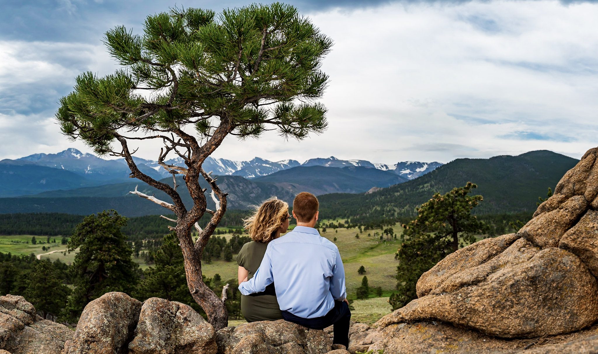 Bold, vibrant, and chill engagement session in Rocky Mountain National Park in Estes Park, CO by Bonnie Photo